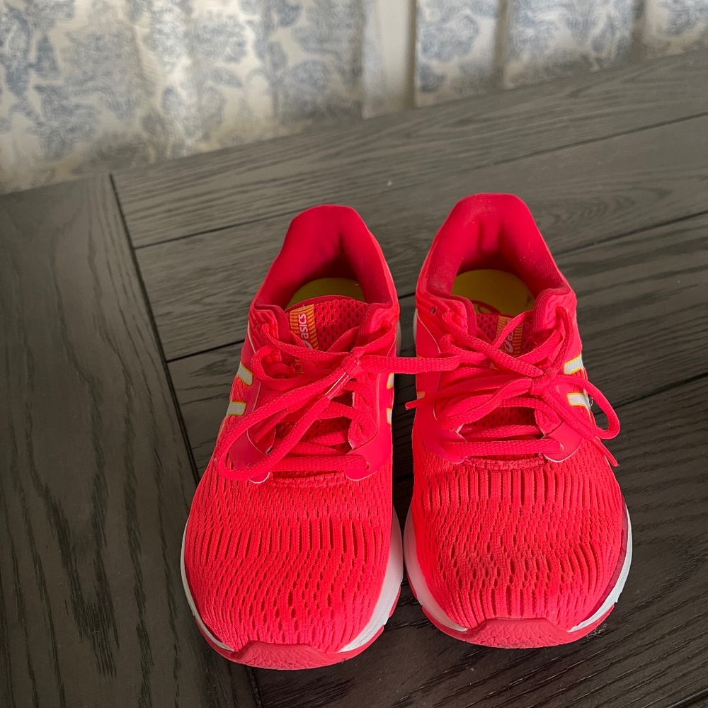 ASICS women’s running sneakers